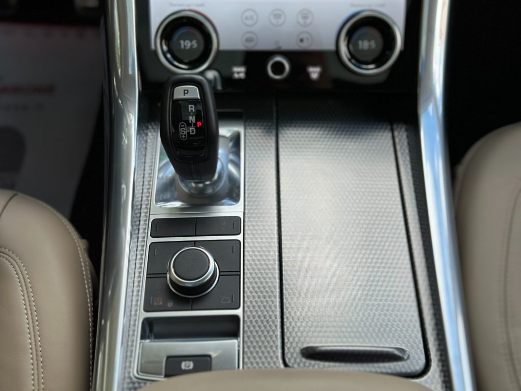 LAND ROVER Range Rover Sport 3.0D l6 350cv HSE Dynamic - Solo 9.300 km - 40