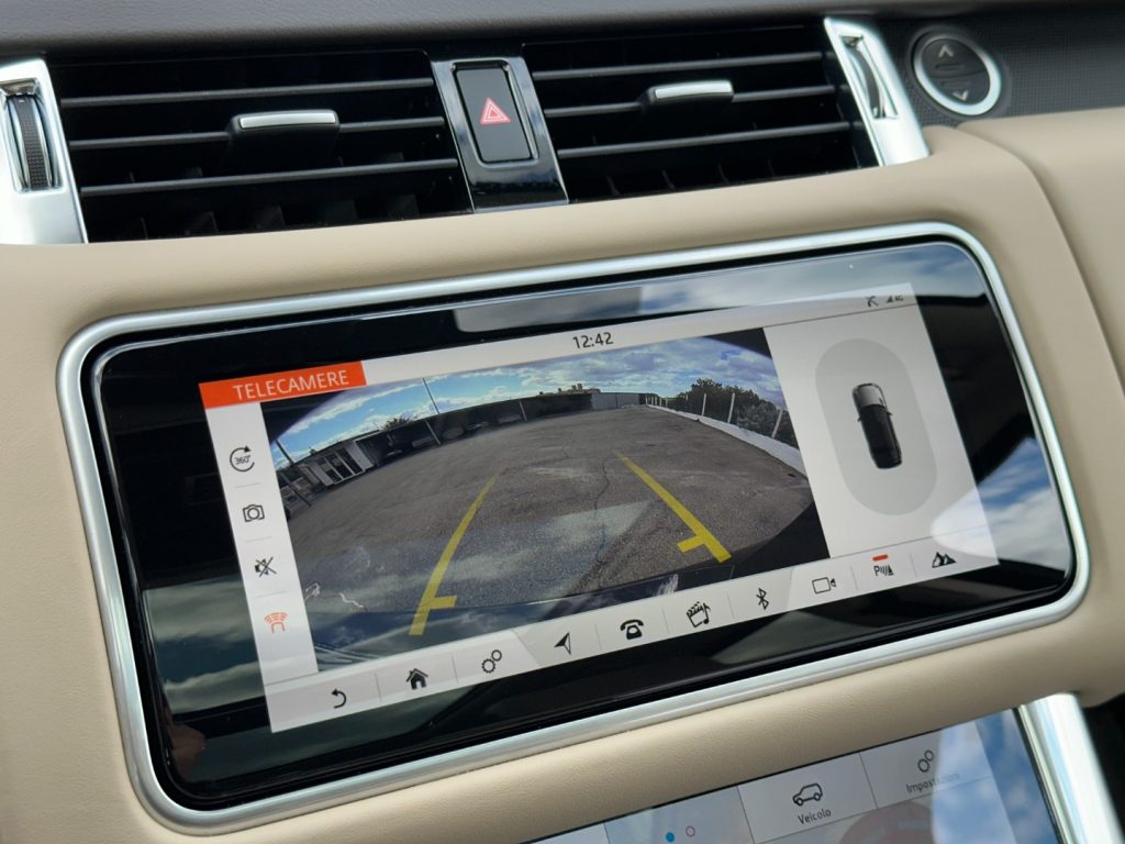 LAND ROVER Range Rover Sport 3.0D l6 350cv HSE Dynamic - Solo 9.300 km - 10