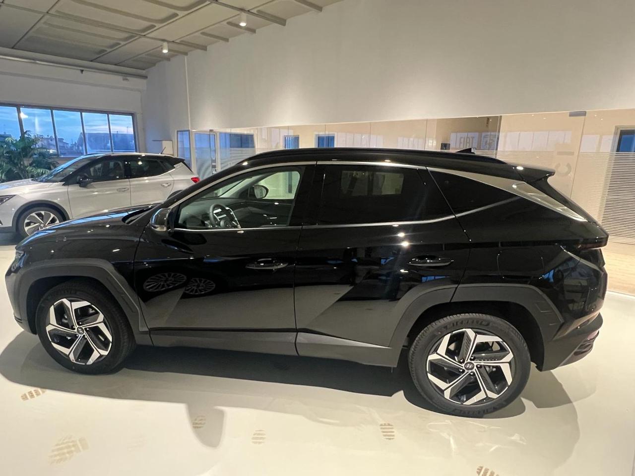 HYUNDAI Tucson 1.6 HEV aut.Exellence - lato-sx