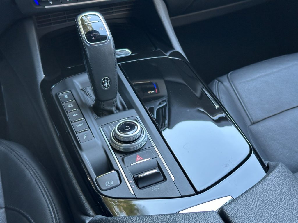 MASERATI Levante V6 Diesel Q4 250cv GranSport - 22