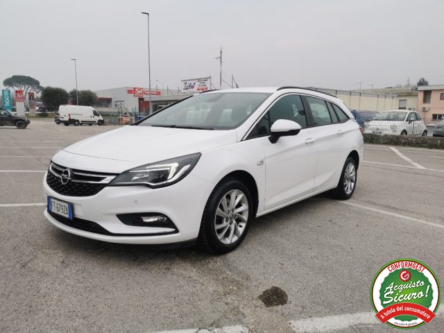 OPEL Astra Bianco pastello