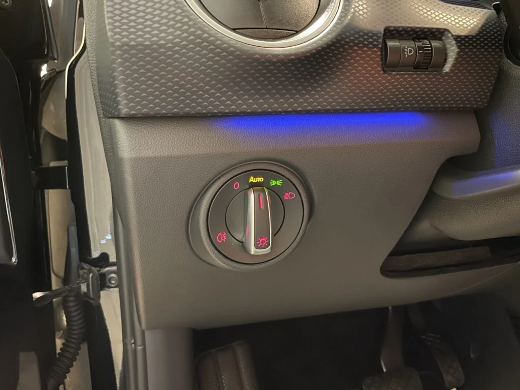 VOLKSWAGEN e-up! 82 CV NEOPATENTATI Radio Bluetooth DAB+ - 10