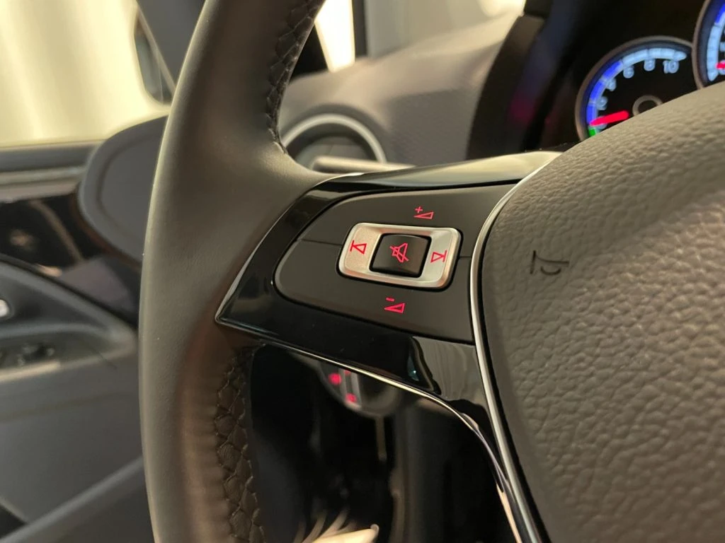 VOLKSWAGEN e-up! 82 CV NEOPATENTATI Radio Bluetooth DAB+ - 11