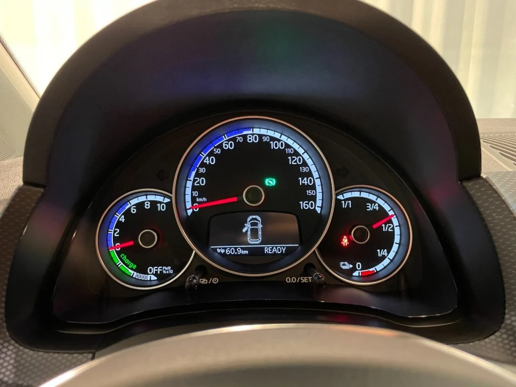 VOLKSWAGEN e-up! 82 CV NEOPATENTATI Radio Bluetooth DAB+ - 13