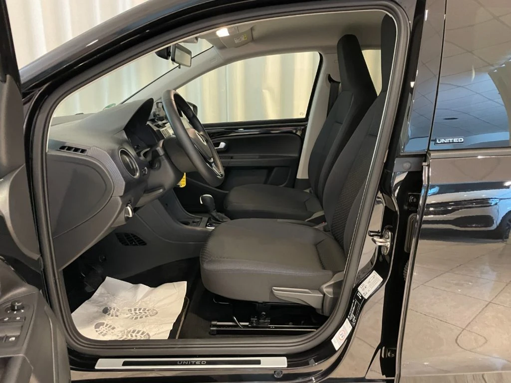 VOLKSWAGEN e-up! 82 CV NEOPATENTATI Radio Bluetooth DAB+ - 4