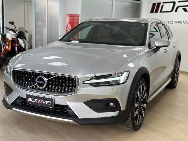 VOLVO V60 Cross Country B5 AWD Geartronic Business Pro Line 