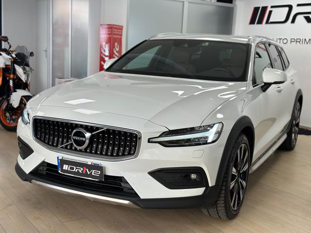 VOLVO V60 Cross Country B5 AWD Geartronic Business Pro Line 