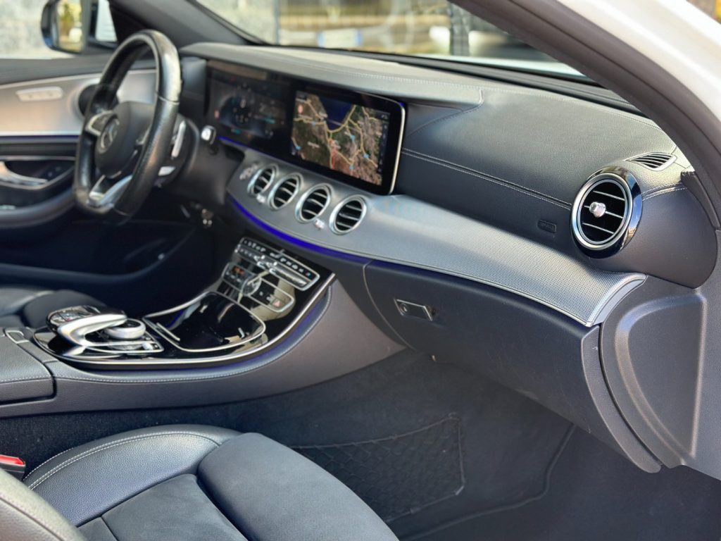 MERCEDES-BENZ E 220 d Auto AMG Premium Plus (Tetto/Led64/Retro/APP) - 10