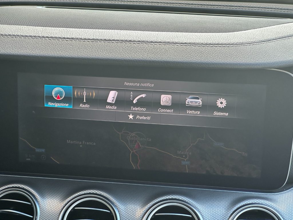 MERCEDES-BENZ E 220 d Auto AMG Premium Plus (Tetto/Led64/Retro/APP) - 22