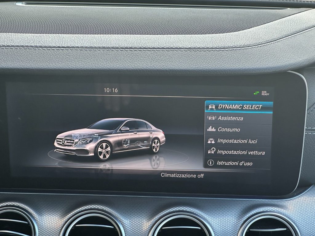 MERCEDES-BENZ E 220 d Auto AMG Premium Plus (Tetto/Led64/Retro/APP) - 23