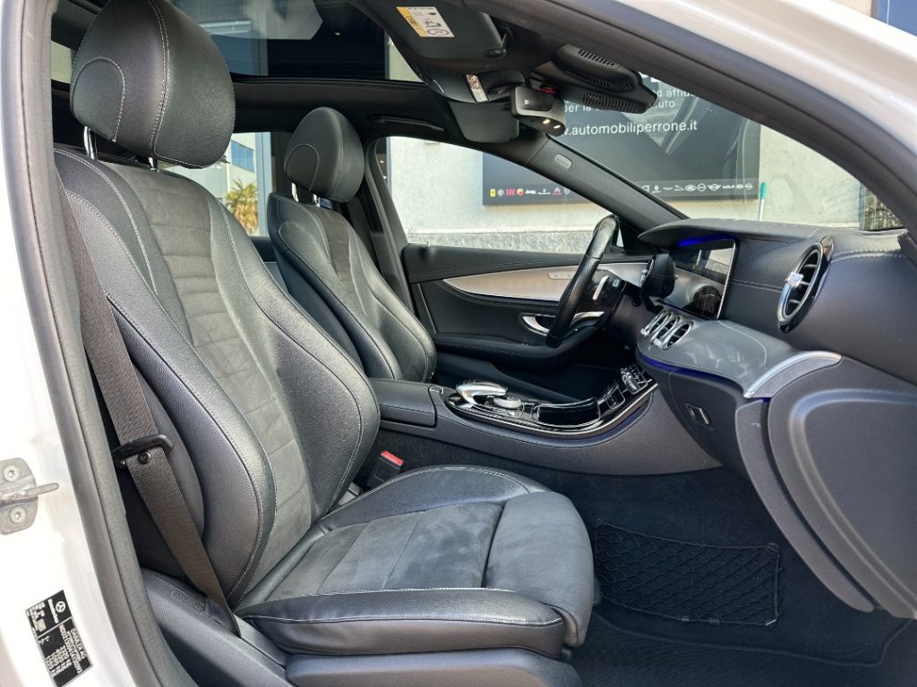 MERCEDES-BENZ E 220 d Auto AMG Premium Plus (Tetto/Led64/Retro/APP) - 9