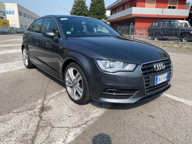 AUDI A3 1.4 TFSI COD Attraction S-LINE 