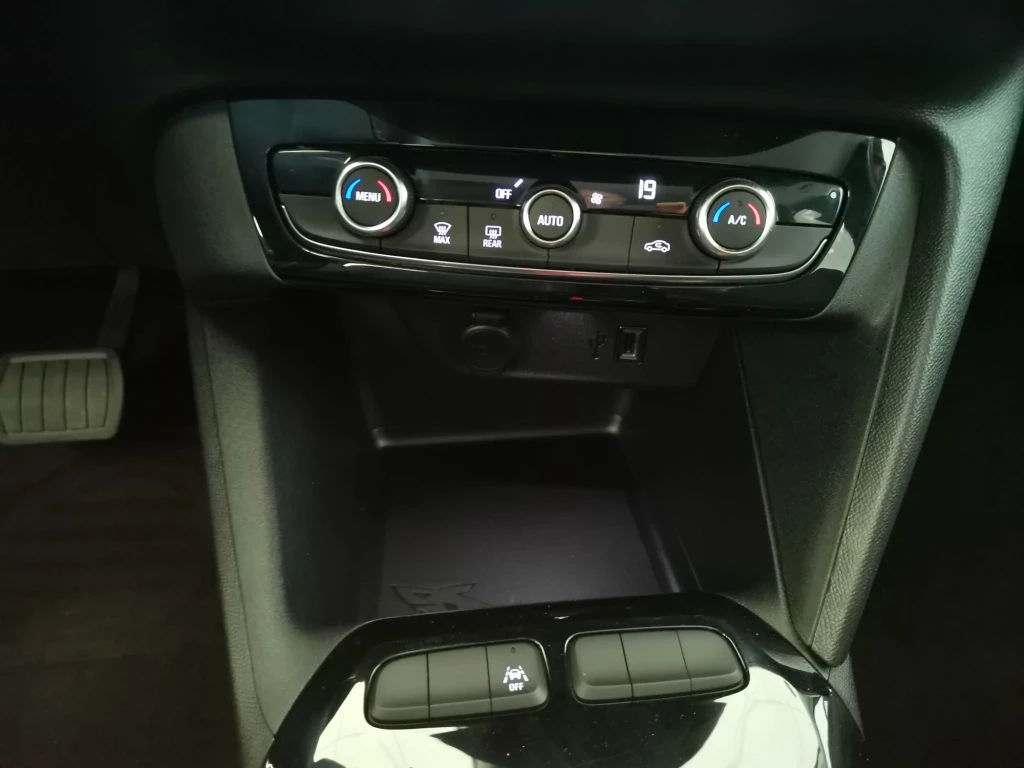 OPEL Corsa e- Elegance - Grid Foto 21