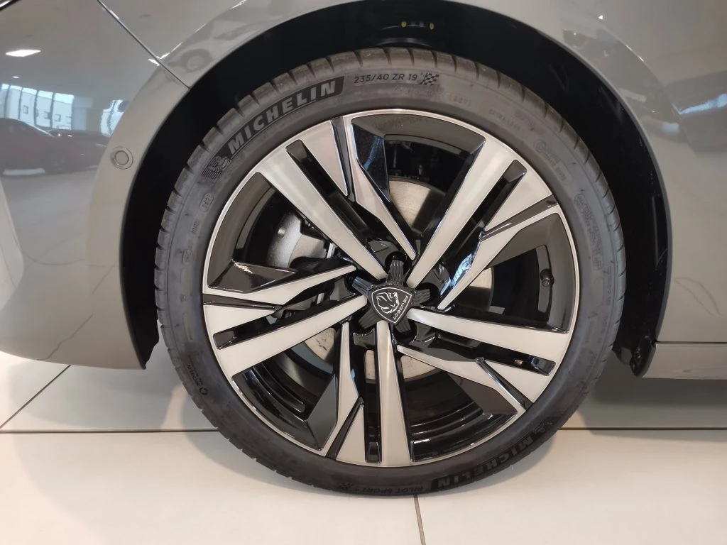 PEUGEOT 508 Nuova  SW - Hybrid 225 e-EAT8 - GT - Grid Foto 10