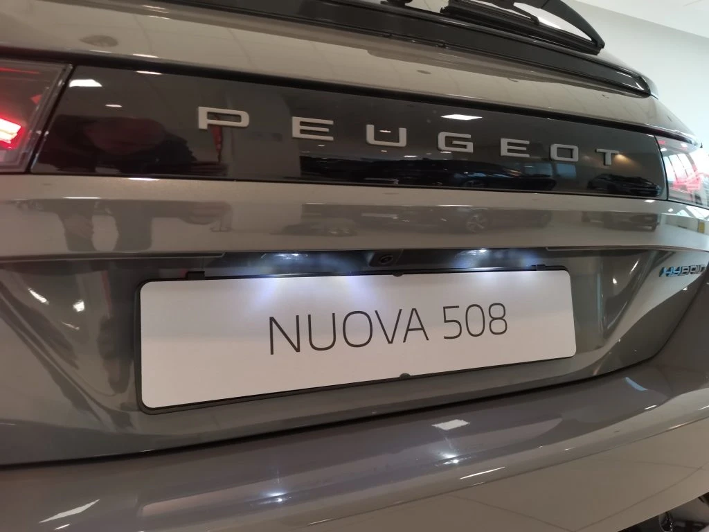 PEUGEOT 508 Nuova  SW - Hybrid 225 e-EAT8 - GT - Grid Foto 24