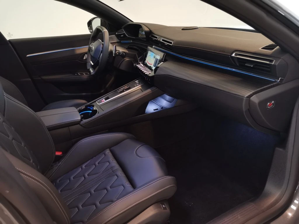 PEUGEOT 508 Nuova  SW - Hybrid 225 e-EAT8 - GT - Grid Foto 28