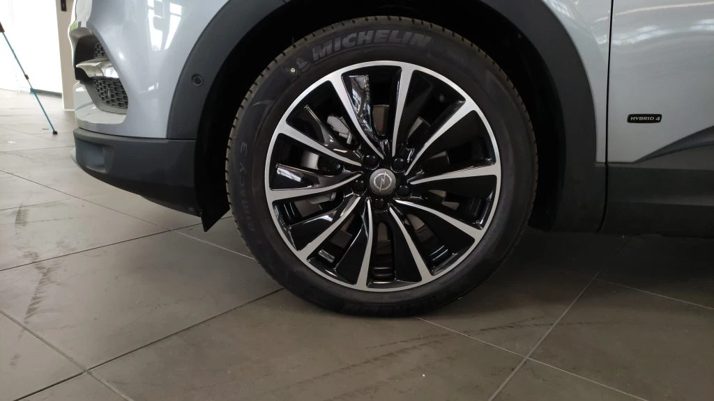 OPEL Grandland X 1.6 Hybrid4 plug-in awd auto - Grid Foto 8