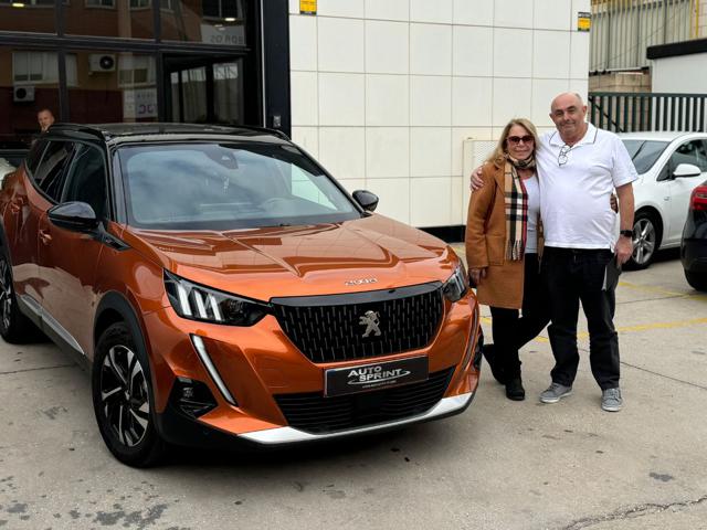 PEUGEOT 2008 Naranja metalizada