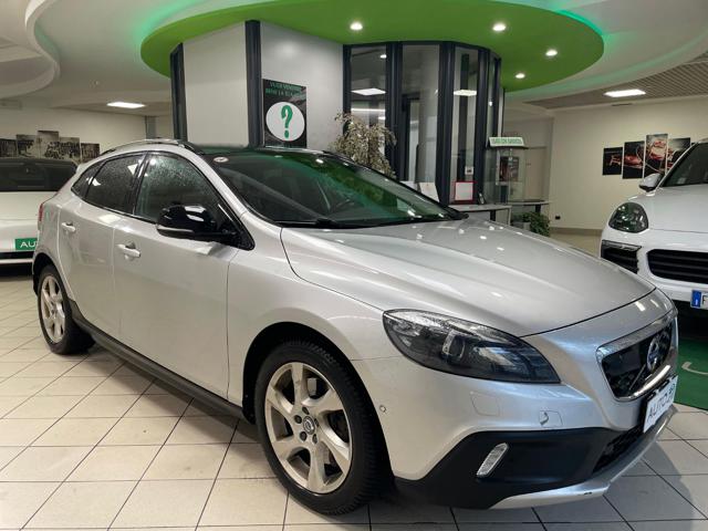 VOLVO V40 Cross Country T4 AWD Geartronic Summum 