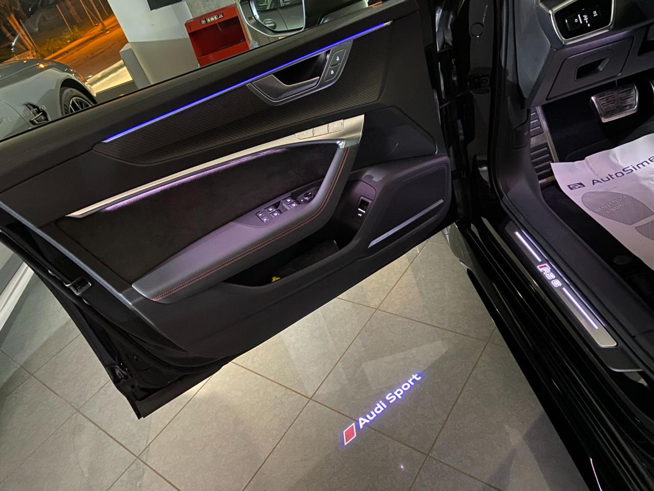 AUDI RS6 Avant 4.0 TFSI V8 quattro tiptronic - 57