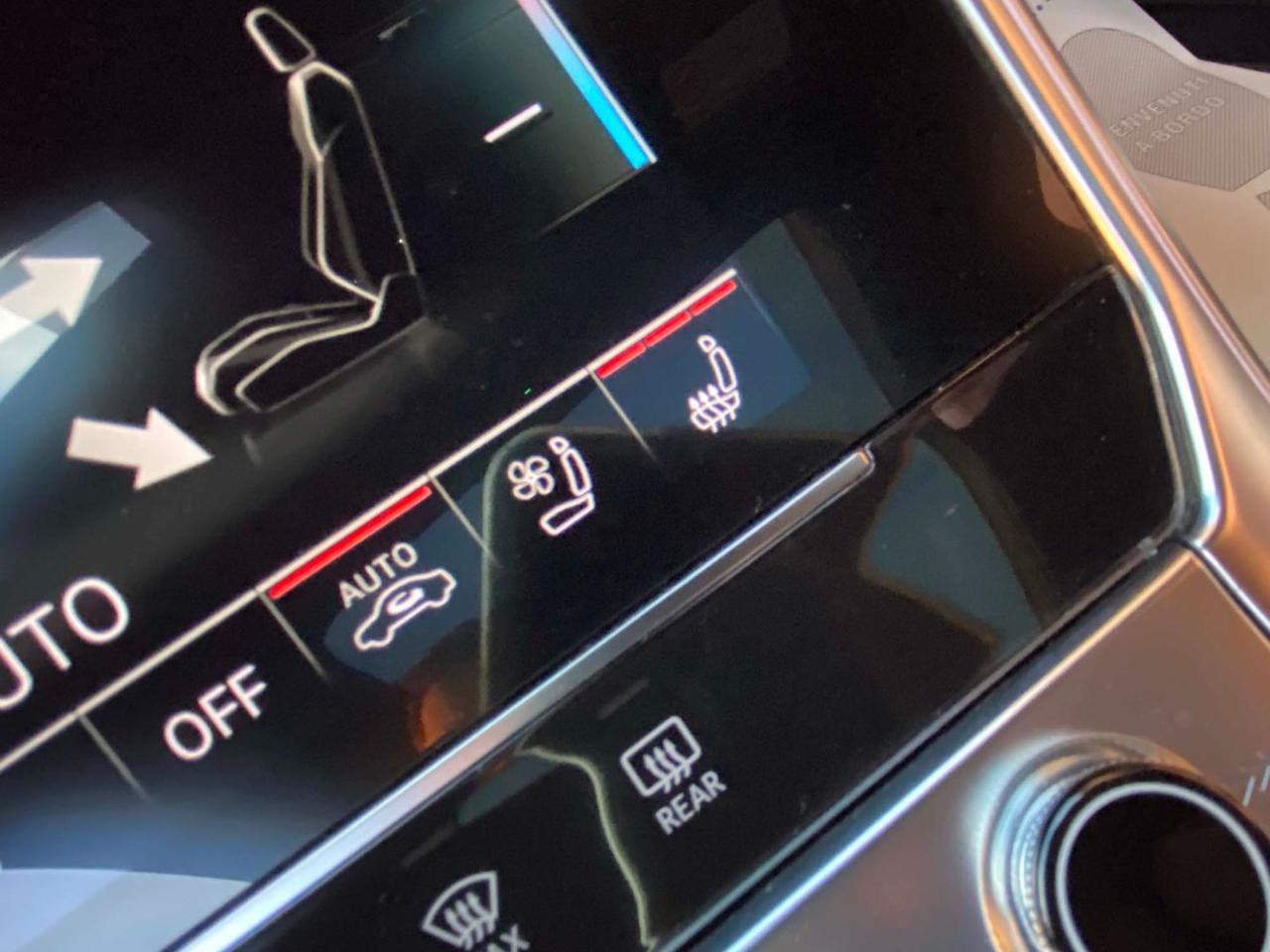 AUDI RS6 Avant 4.0 TFSI V8 quattro tiptronic - 35