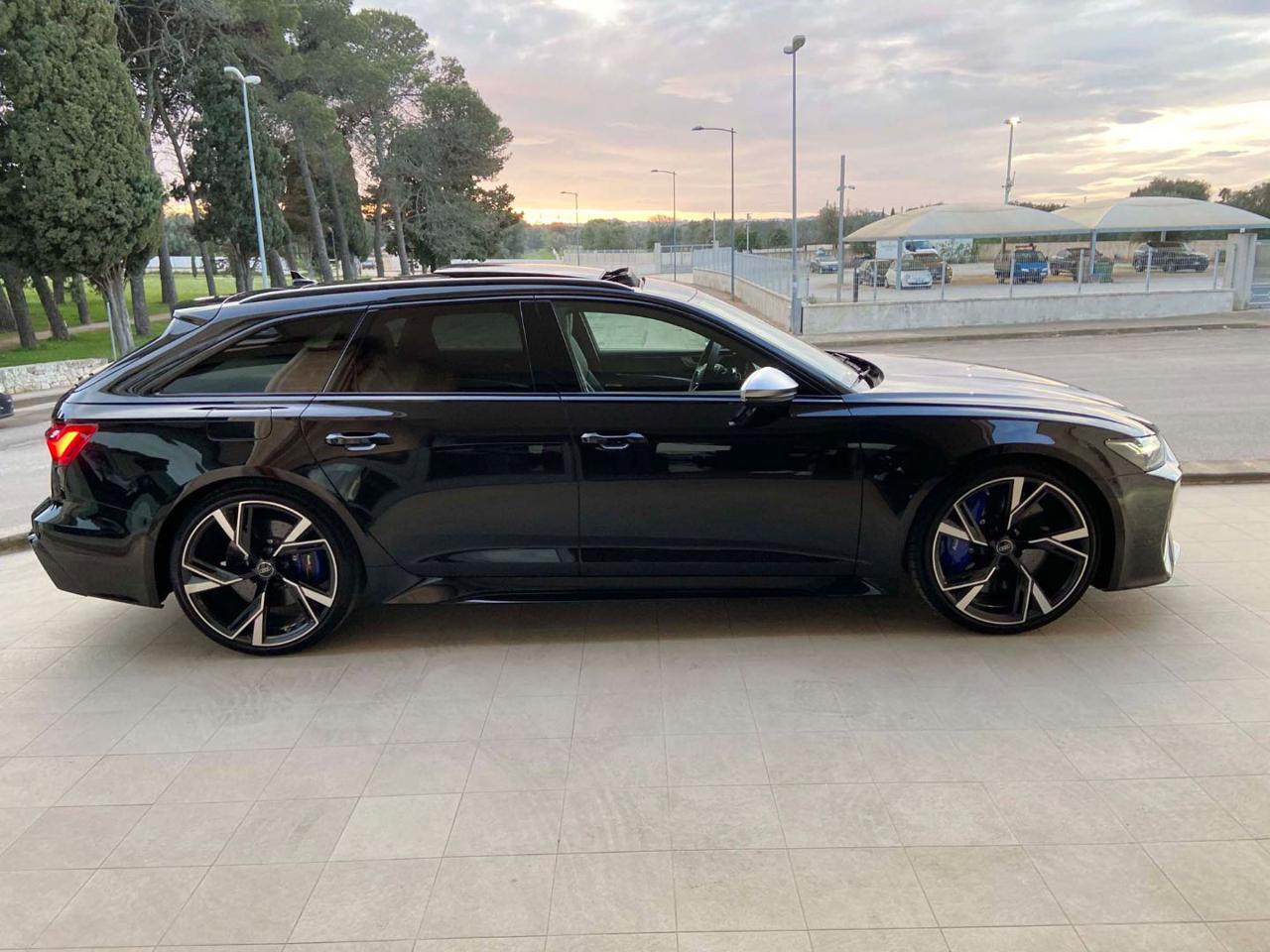 AUDI RS6 Avant 4.0 TFSI V8 quattro tiptronic - 4