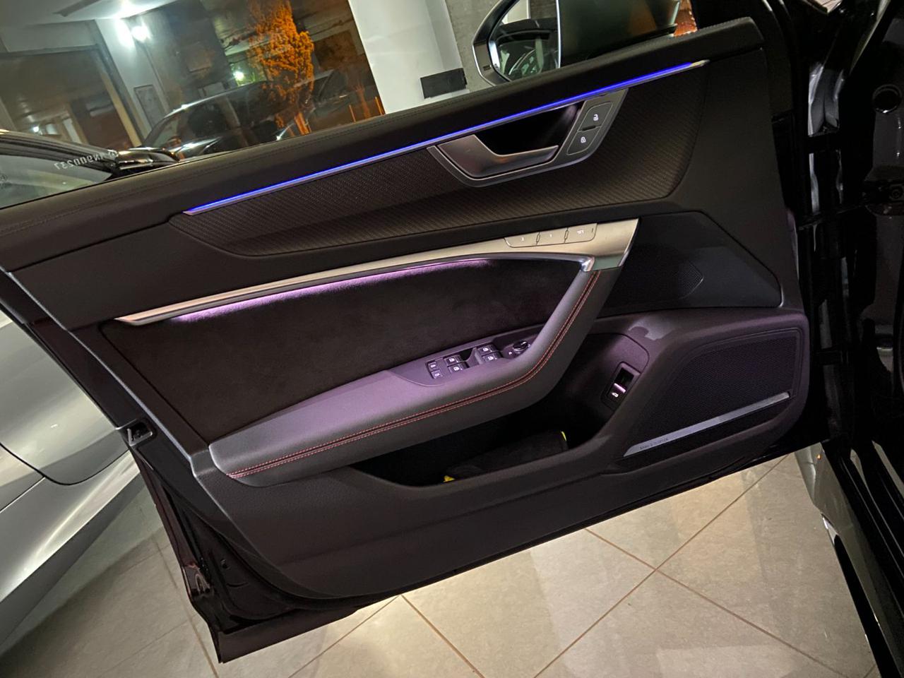 AUDI RS6 Avant 4.0 TFSI V8 quattro tiptronic - 42