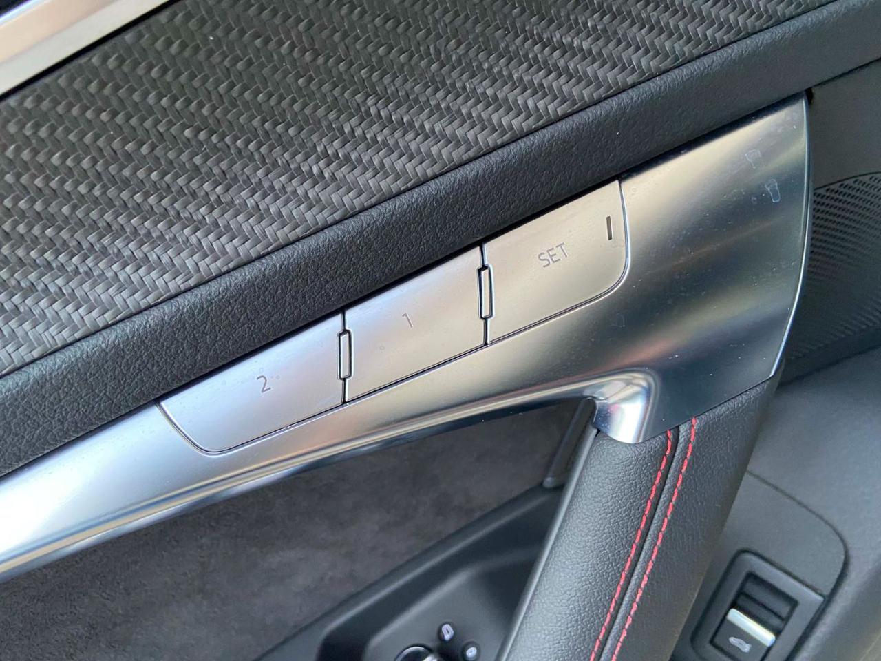 AUDI RS6 Avant 4.0 TFSI V8 quattro tiptronic - 23