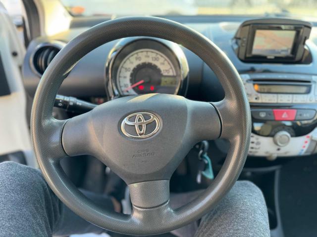 Toyota Aygo 1.0 12V VVT-i 5 porte Navigatore - Foto 6