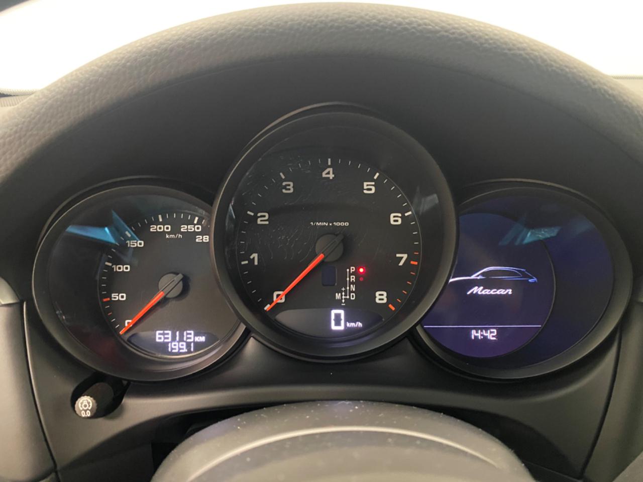 PORSCHE Macan 2.0 - 16