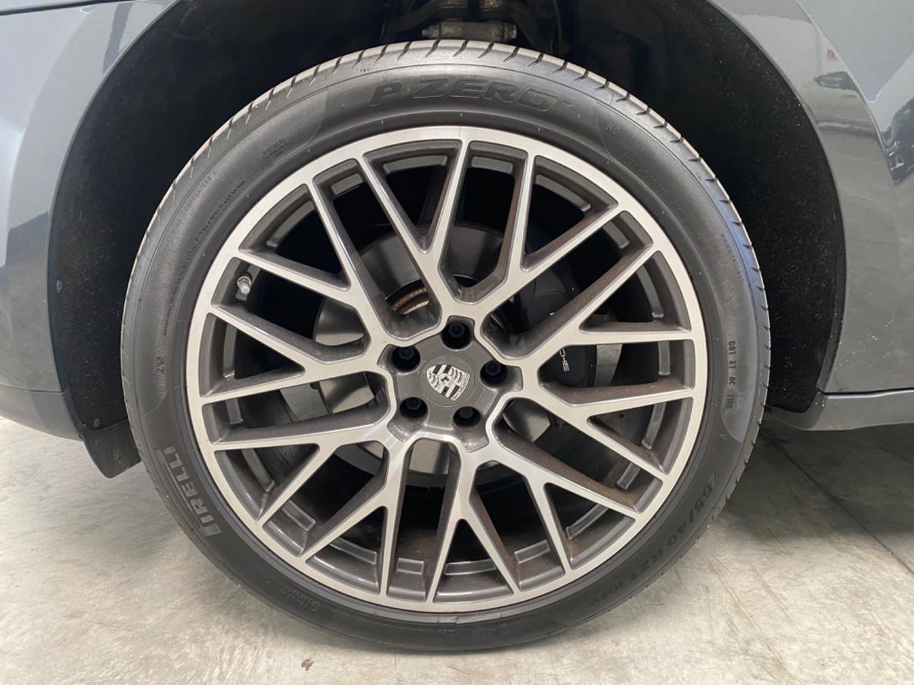 PORSCHE Macan 2.0 - 15