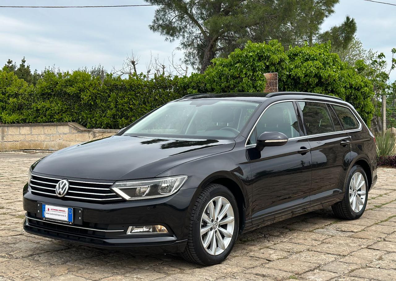 VOLKSWAGEN Passat Variant 1.6 TDI BMT 120cv (Navi/APP/BT - 4