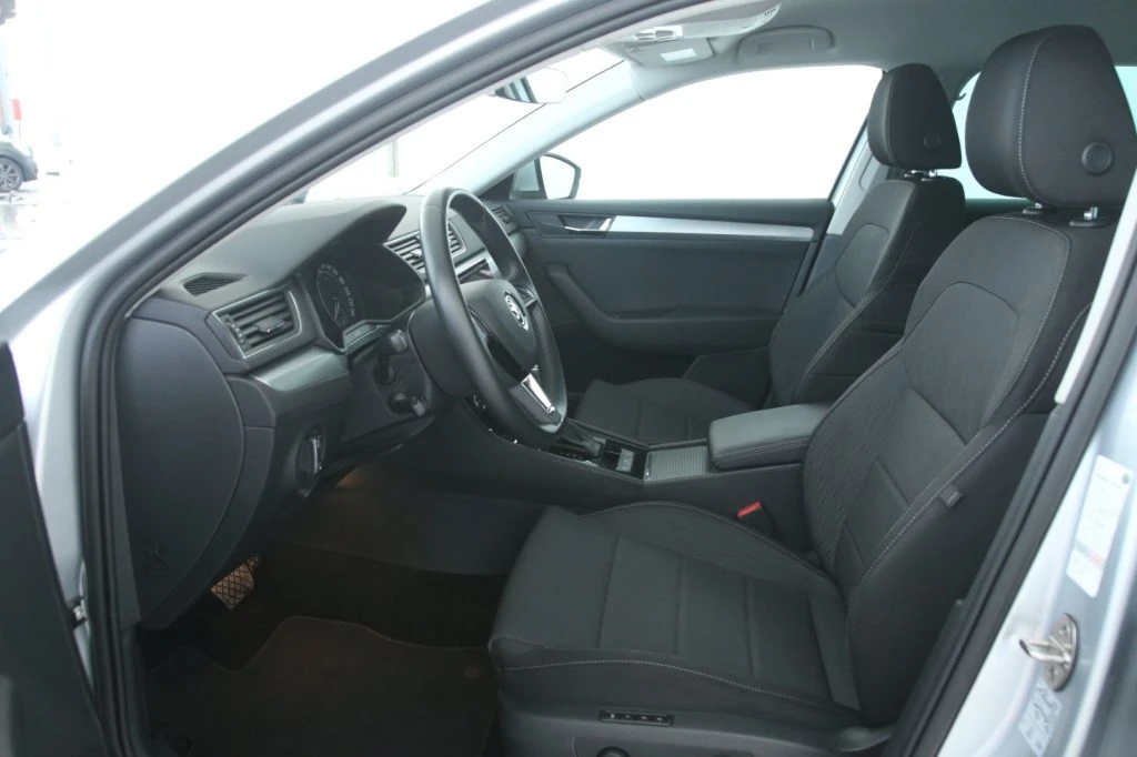 SKODA Superb 2.0 TDI 190 CV SCR DSG 4x4 Wagon Executive - 8
