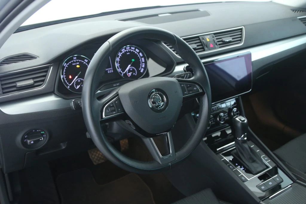 SKODA Superb 2.0 TDI 190 CV SCR DSG 4x4 Wagon Executive - 25