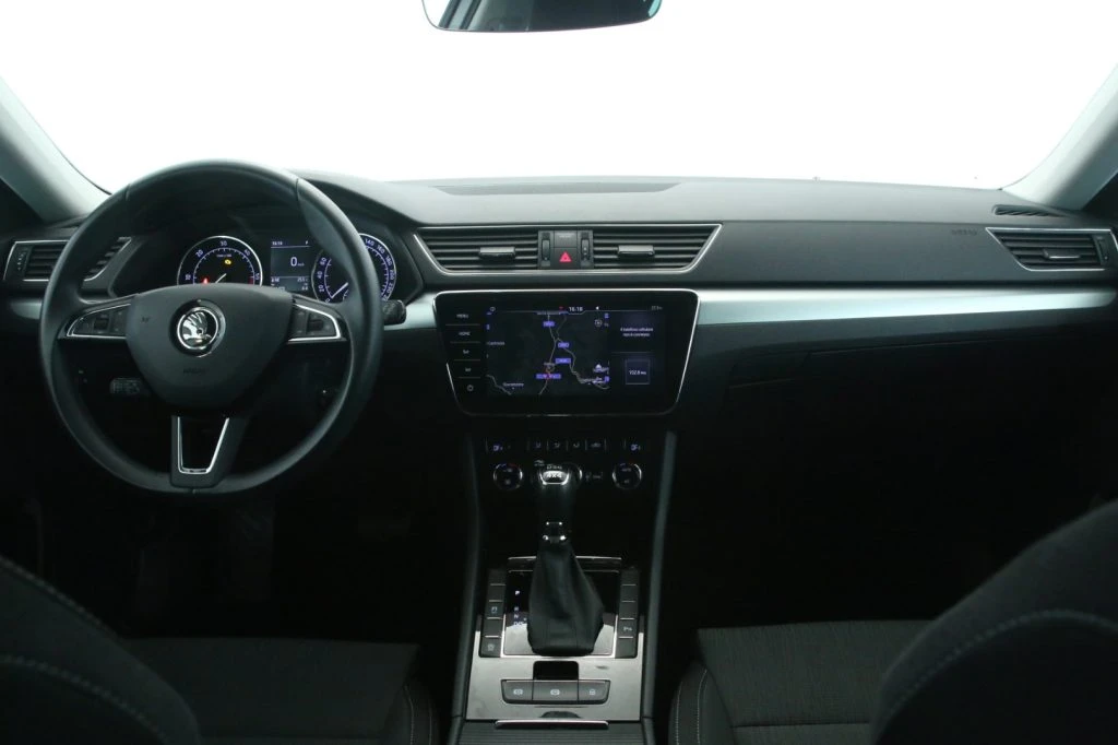 SKODA Superb 2.0 TDI 190 CV SCR DSG 4x4 Wagon Executive - 10