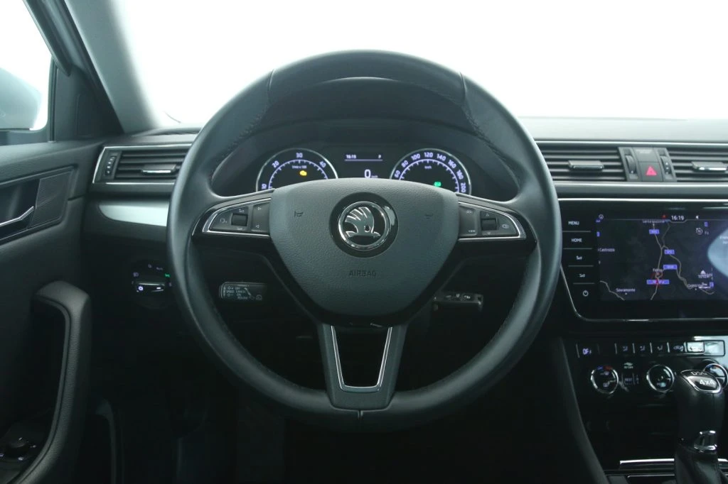 SKODA Superb 2.0 TDI 190 CV SCR DSG 4x4 Wagon Executive - 11