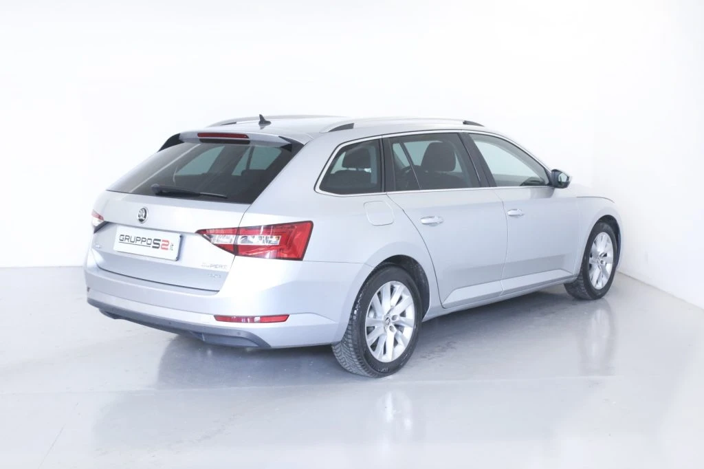 SKODA Superb 2.0 TDI 190 CV SCR DSG 4x4 Wagon Executive - 5