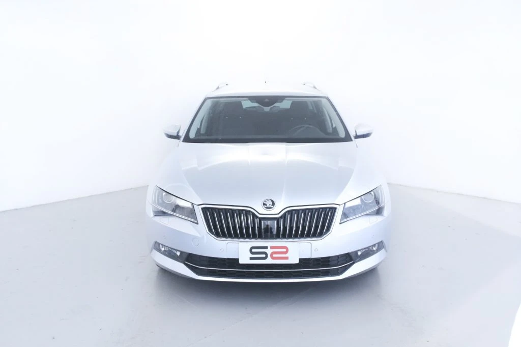 SKODA Superb 2.0 TDI 190 CV SCR DSG 4x4 Wagon Executive - 3