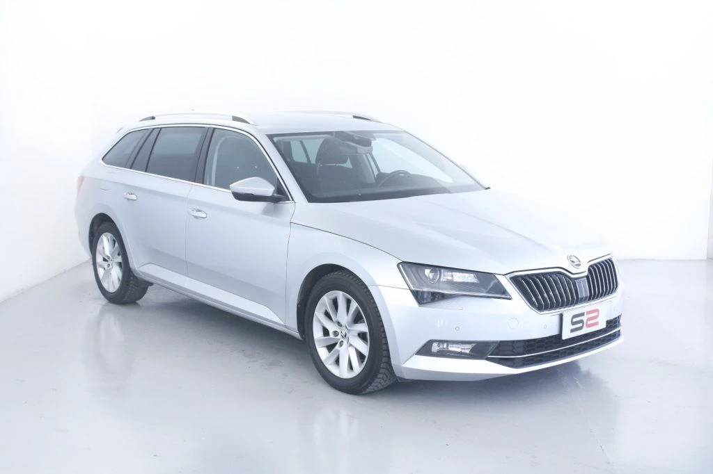 SKODA Superb 2.0 TDI 190 CV SCR DSG 4x4 Wagon Executive - 4