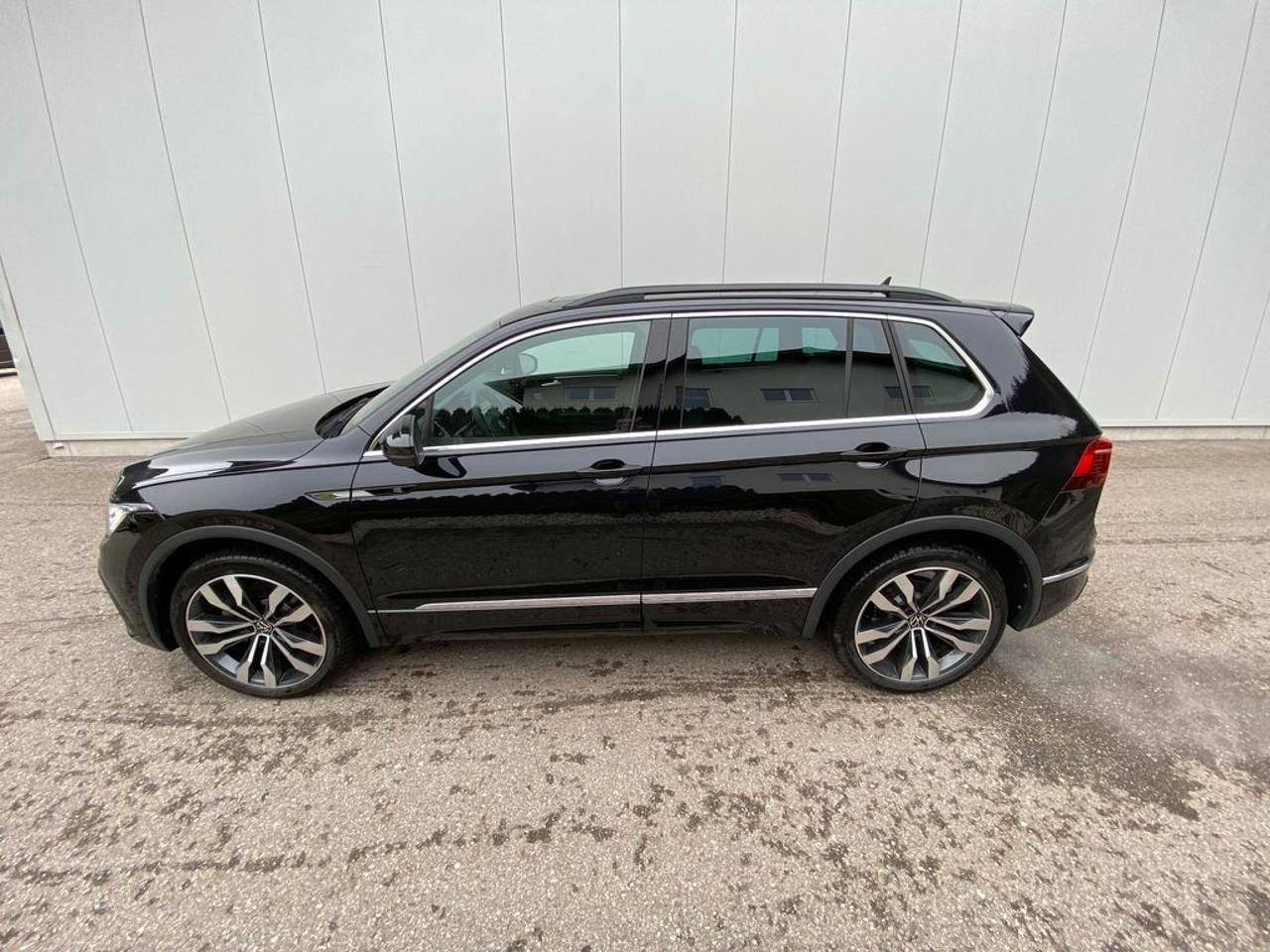 VOLKSWAGEN Tiguan 2.0 TDI 200 CV SCR DSG 4MOTION R-Line - 4