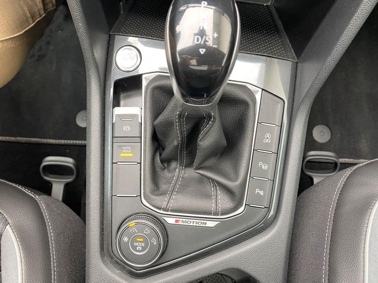 VOLKSWAGEN Tiguan 2.0 TDI 200 CV SCR DSG 4MOTION R-Line - 11