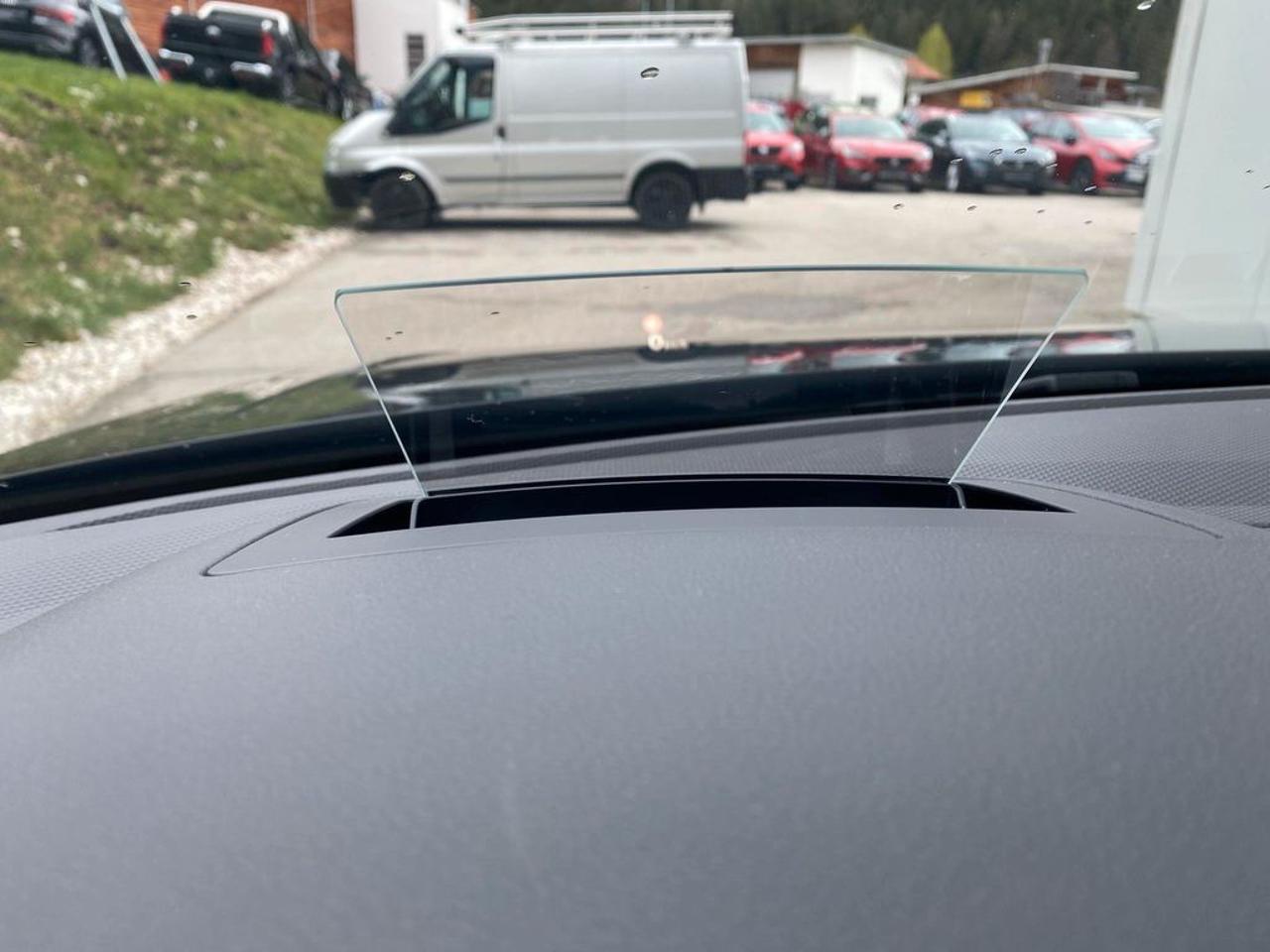 VOLKSWAGEN Tiguan 2.0 TDI 200 CV SCR DSG 4MOTION R-Line - 8