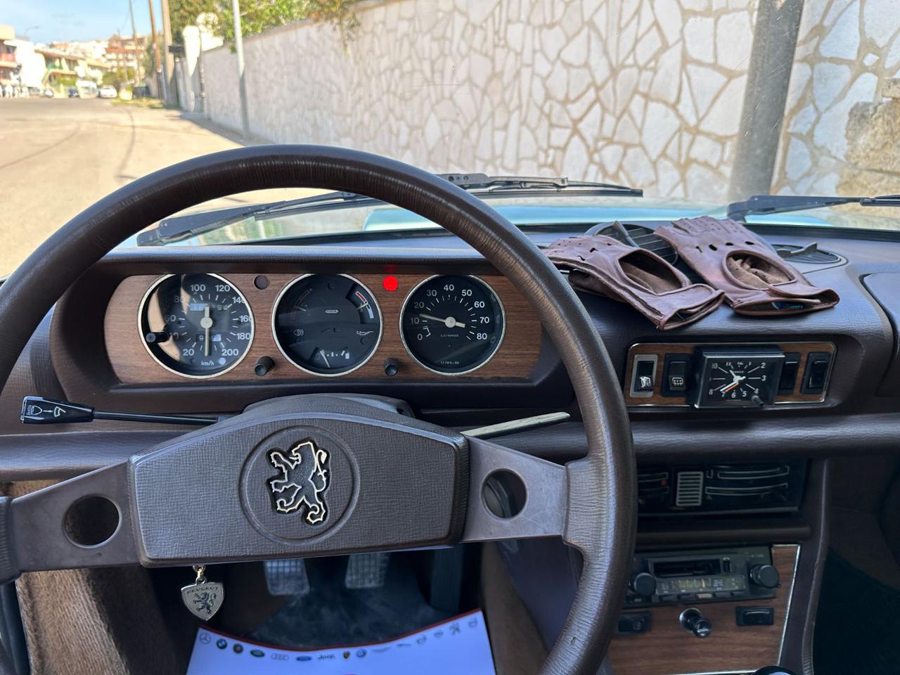 PEUGEOT 504 2.0i Coupè Pininfarina - 31