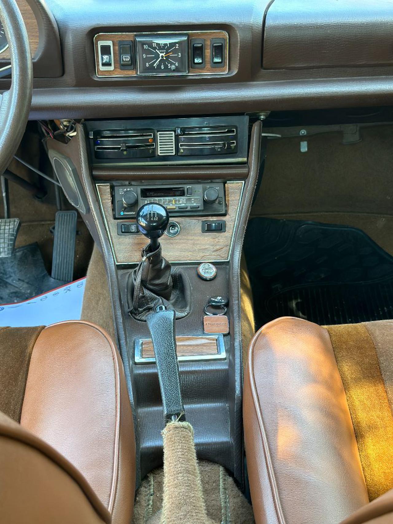 PEUGEOT 504 2.0i Coupè Pininfarina - 25