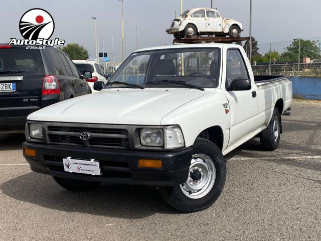 TOYOTA Hilux 2.4 diesel Pick-up Usato