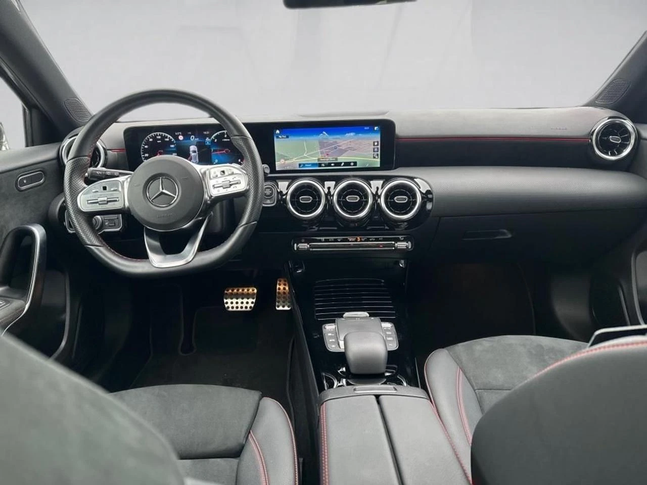 MERCEDES-BENZ A 200 d Premium AMG MBUX KAMERA - 6
