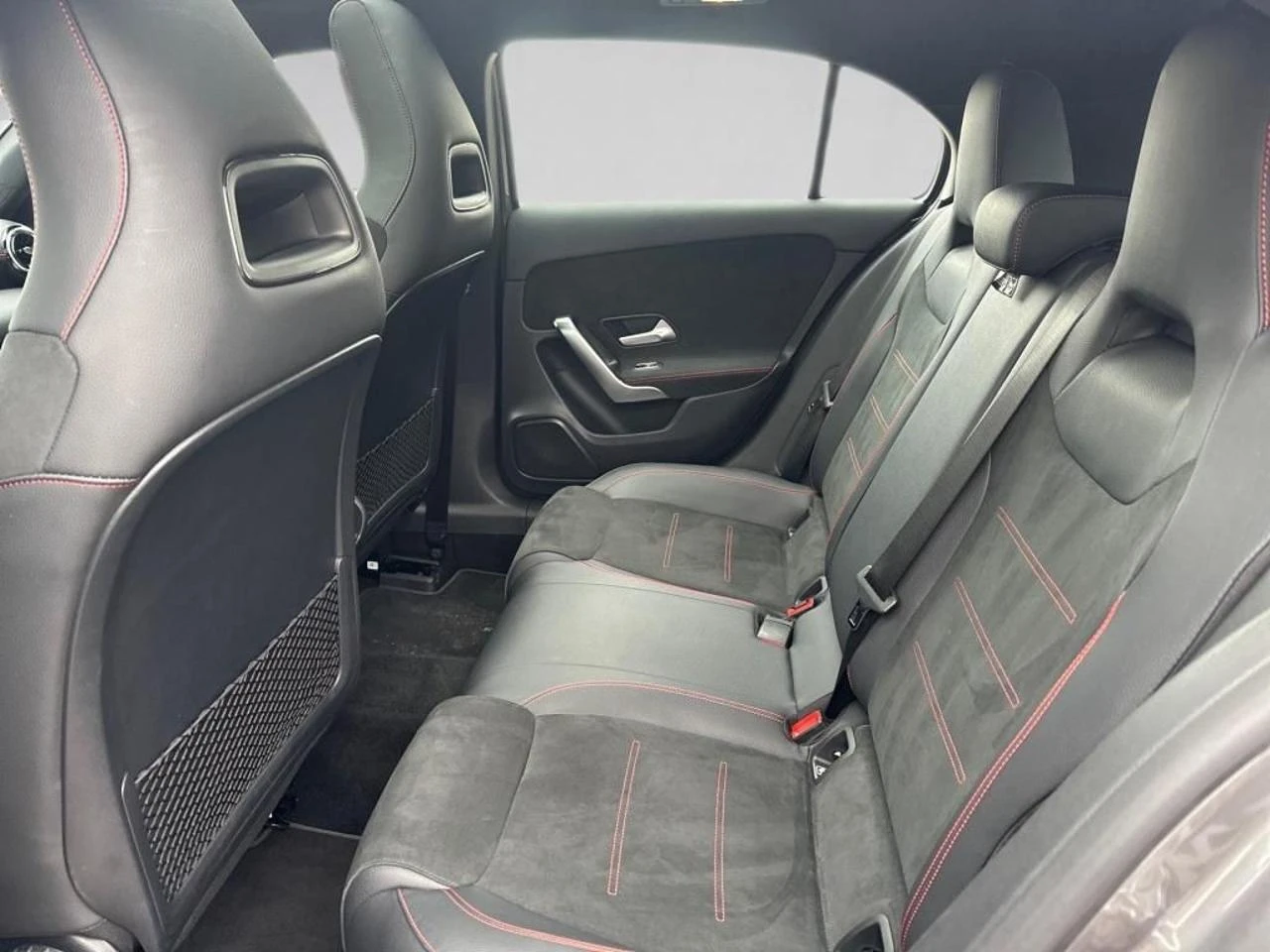 MERCEDES-BENZ A 200 d Premium AMG MBUX KAMERA - 8