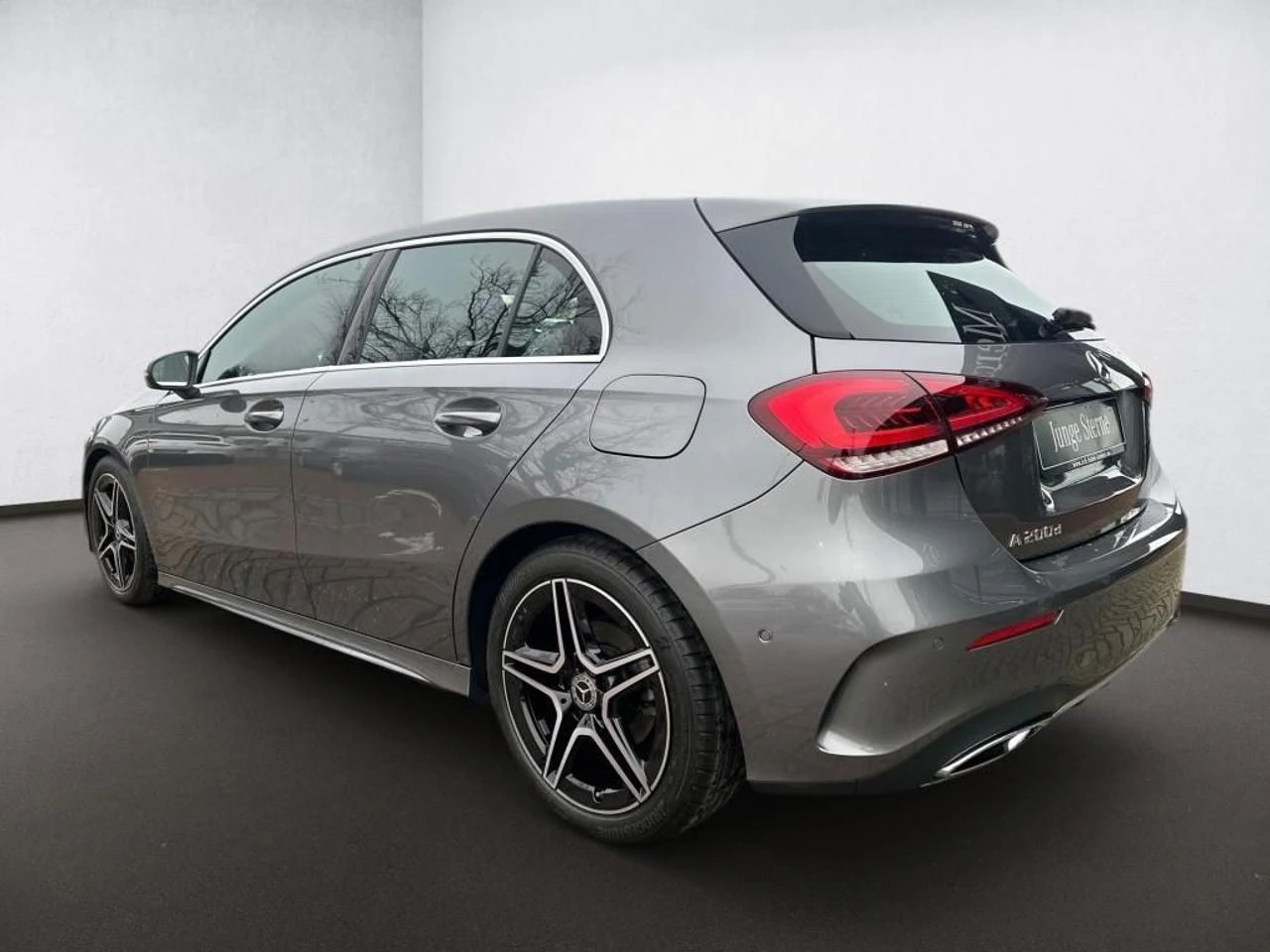 MERCEDES-BENZ A 200 d Premium AMG MBUX KAMERA - 3