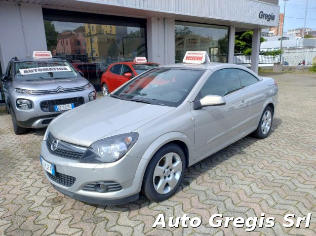 OPEL Astra TwinTop 1.8 16V VVT Cosmo Usato