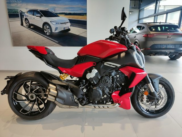 DUCATI Diavel Rosso pastello